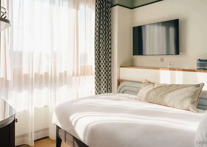 The Hoxton, Hotel