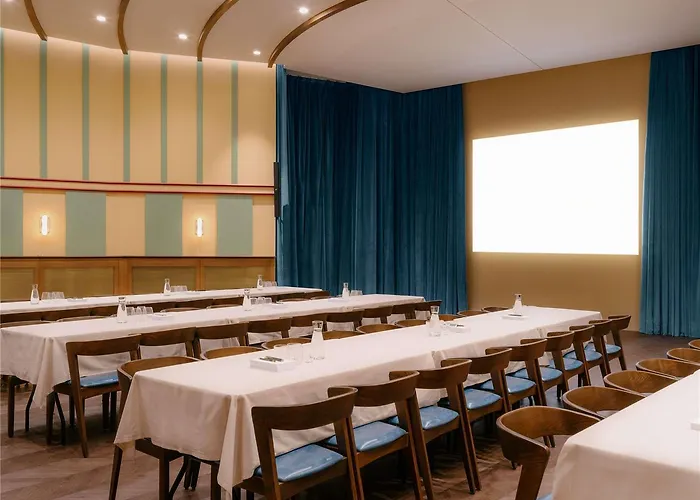 The Hoxton, Hotel *