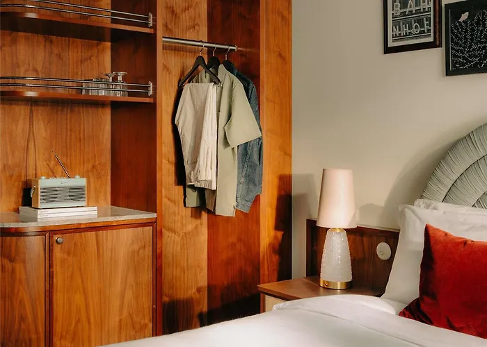 The Hoxton, Hotel *